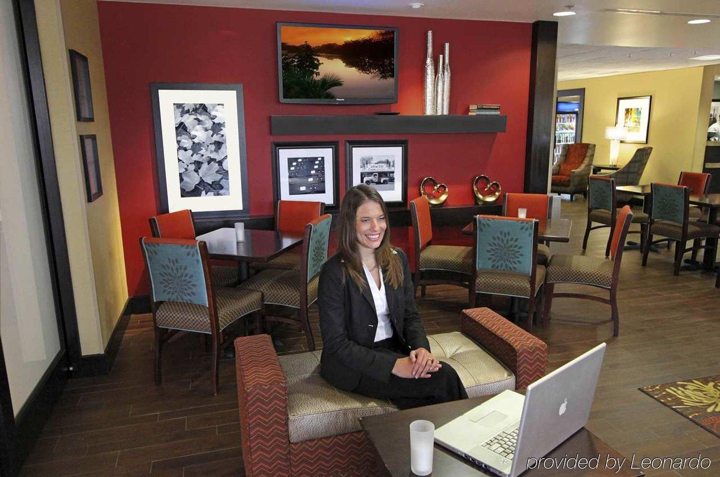 Hampton Inn Birmingham-Colonnade 280 Restaurant photo