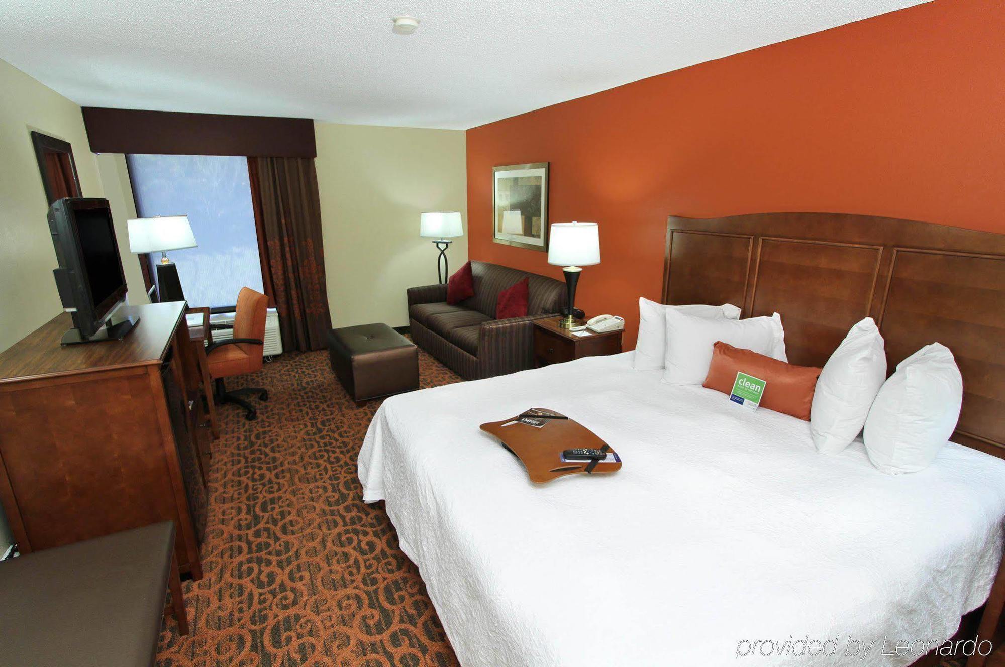 Hampton Inn Birmingham-Colonnade 280 Room photo